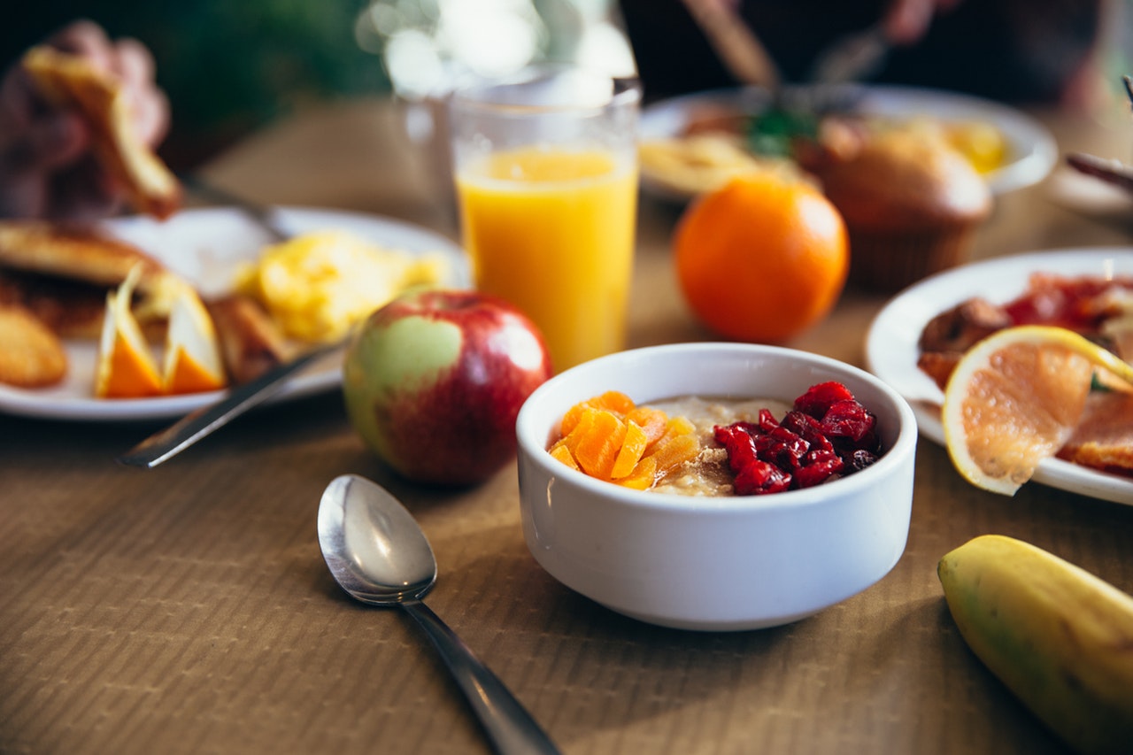 12 Healthy + Fast Breakfast Ideas!
