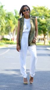 Miami fashion blogger black fashion blogger safari style white jumpsuit military jacket 1