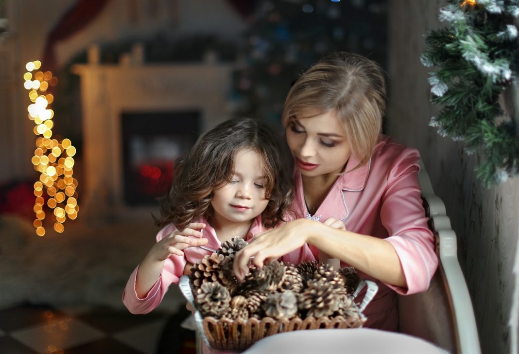 10 Easy Ways To Be Present This Christmas