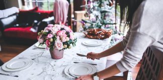 How to Set a Holiday Table (That Even Your Mother-in-Law Will Love!)