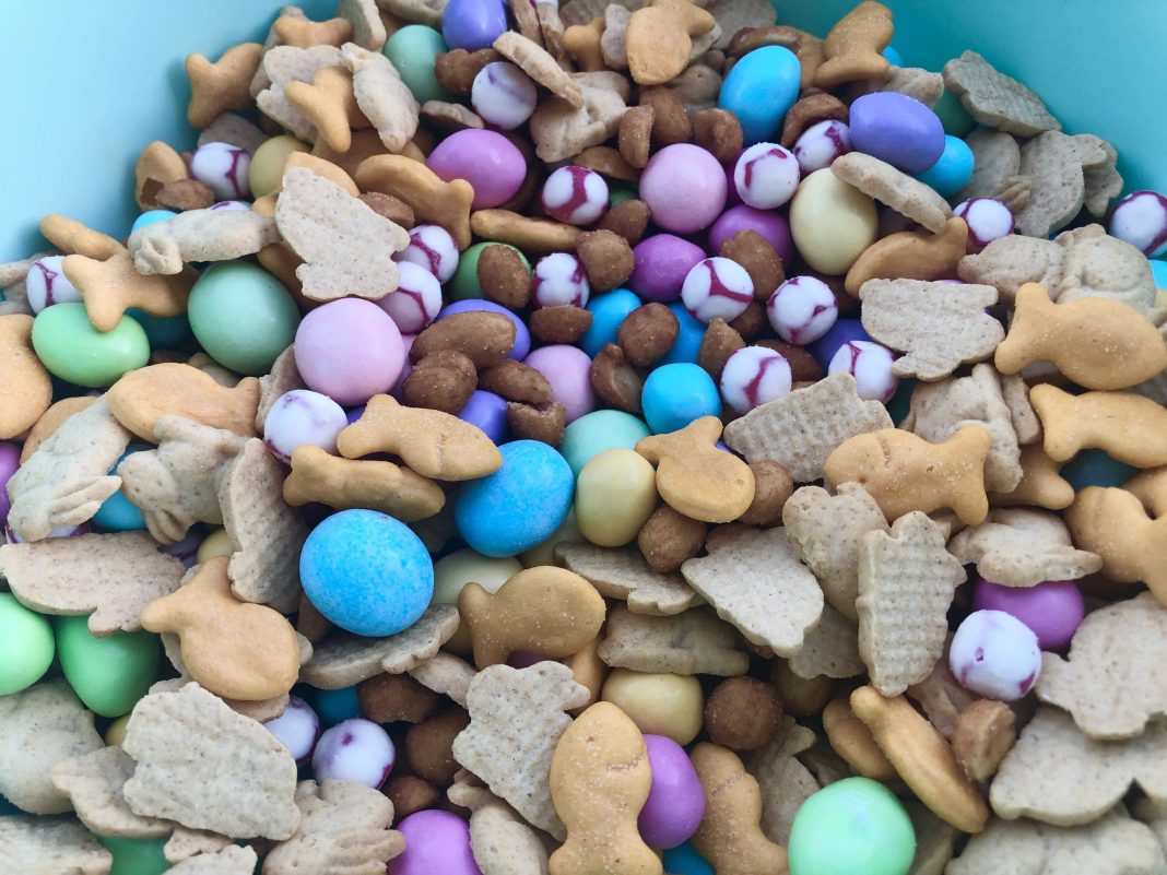 Bunny Bait: An Easy and Fun Easter Treat 