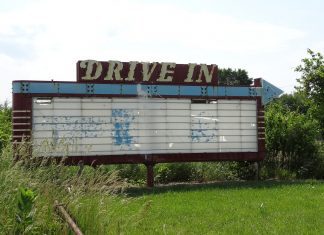 Outdoor and Drive In Movie Options in Knoxville