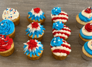 Easy July 4th Cupcakes